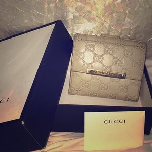 100%  authentic Gucci wallet 🎉