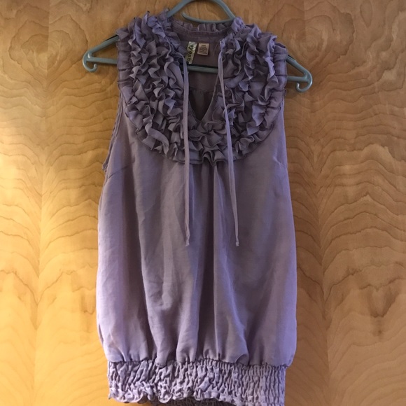 Light Purple Sleeveless Blouse - Picture 1 of 2