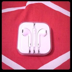 Apple ear pods