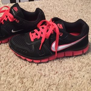 Nike Tennis Shoes
