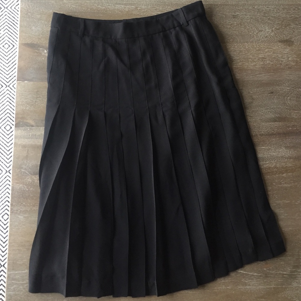 BCBG chiffon pleated skirt - brand new