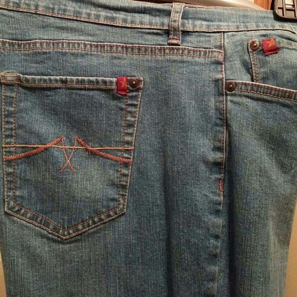JEANS - Picture 2 of 4