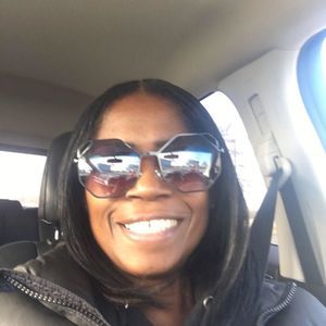 Meet your Posher, Dena