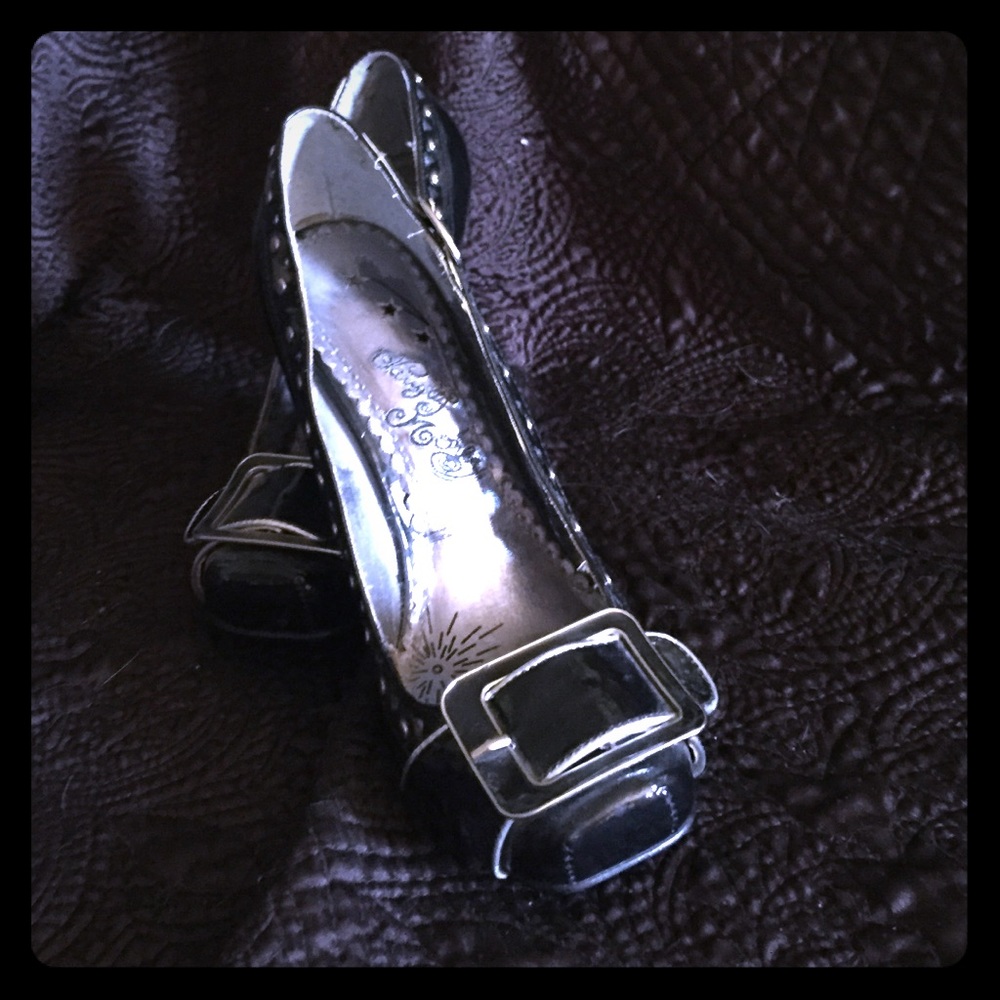 Naughty monkey 2 1/2 inch pumps