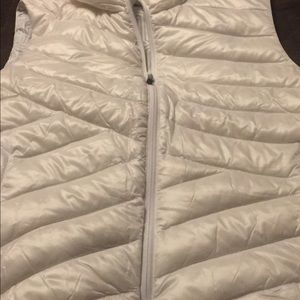 Cold weather Under Armour sz XL women's vest