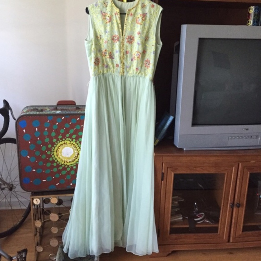 ISO VINTAGE HELP!