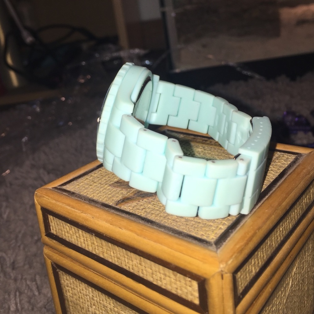 Watch - Picture 2 of 2