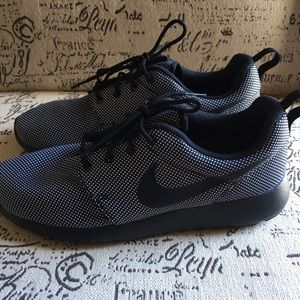 Nike Roshe 9.5