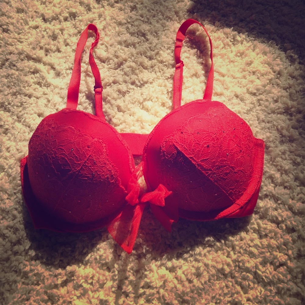 Victoria's Secret Plunge Push-Up Bra