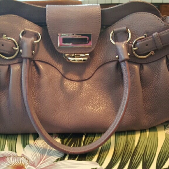 Purple lavendar salvatore ferragamo handbag purse - Picture 2 of 4