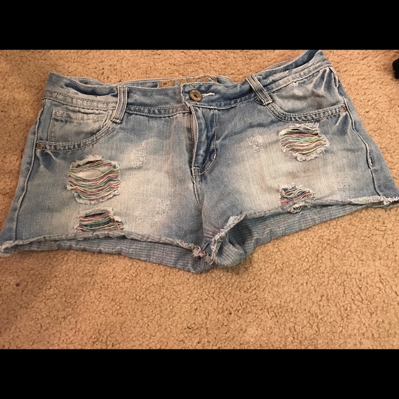 Distressed jean shorts - Picture 1 of 4