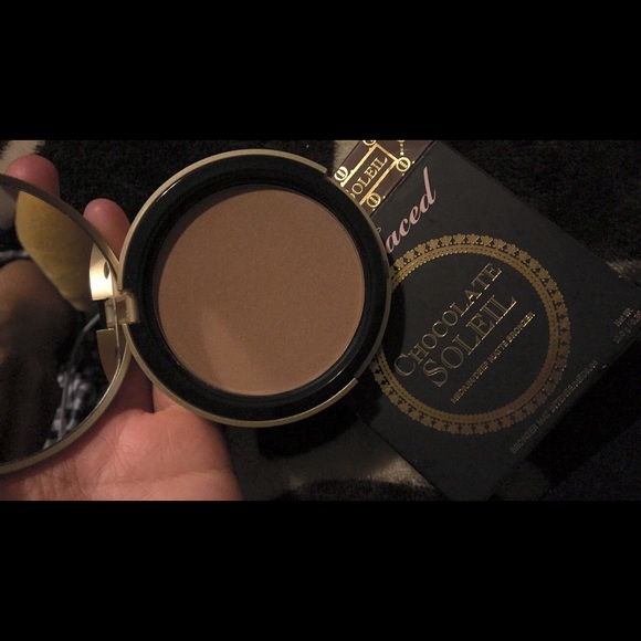 Too Faced Bronzer - Picture 2 of 2