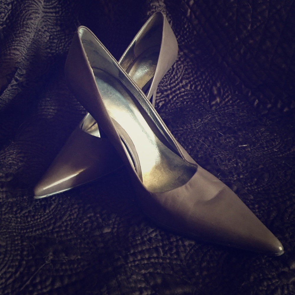 Nine west taupe pumps