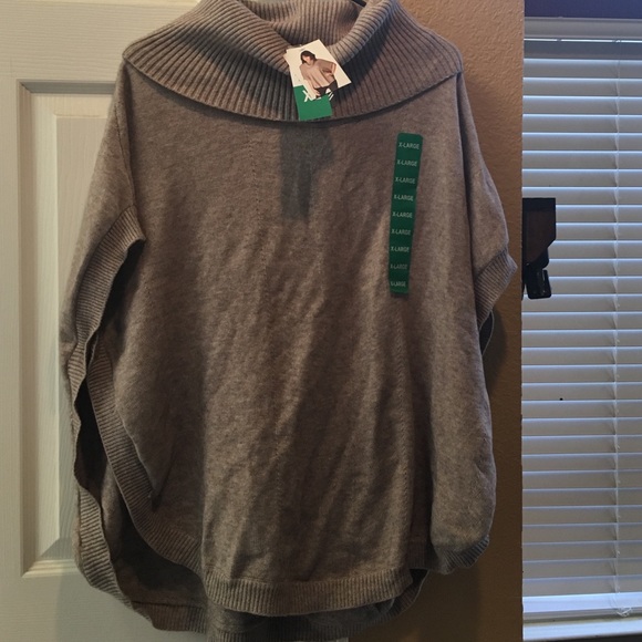 Light brown pancho - Picture 1 of 3