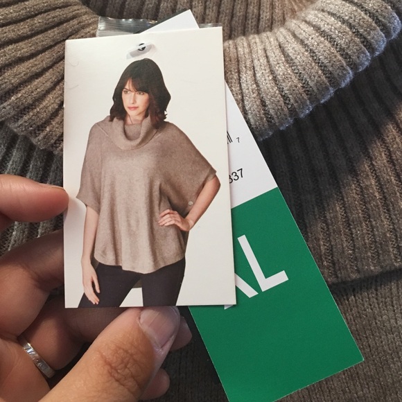 Light brown pancho - Picture 2 of 3