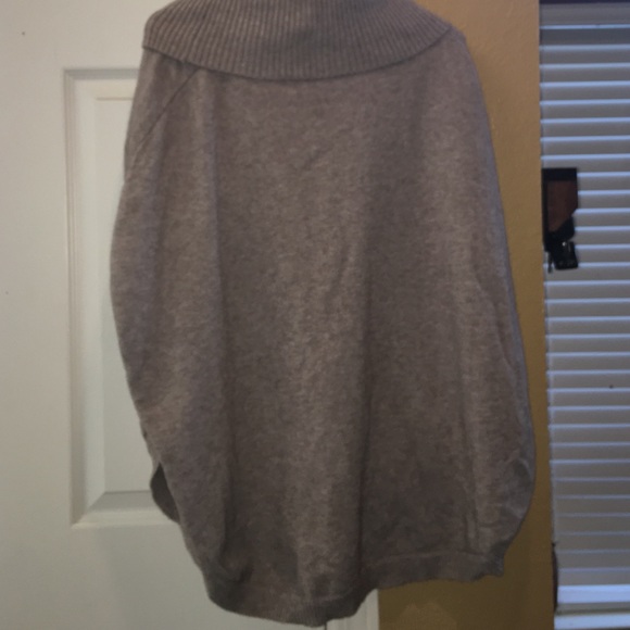 Light brown pancho - Picture 3 of 3