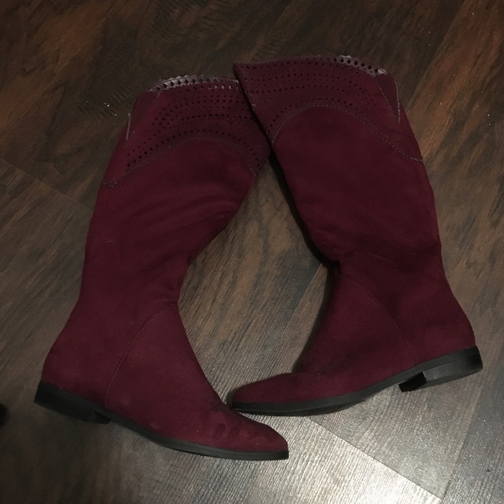 Beautiful Burgundy Color Boots✨