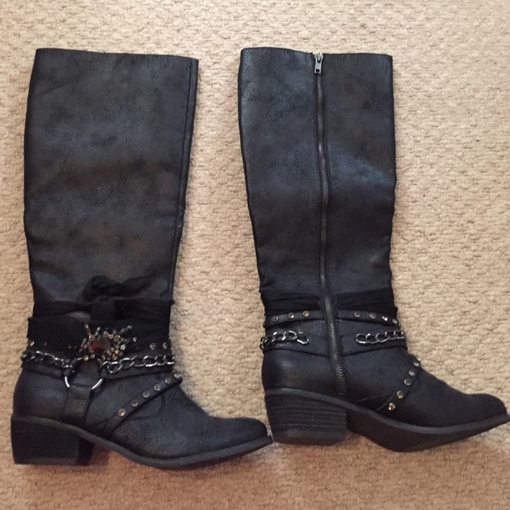 Not rated boots size 7