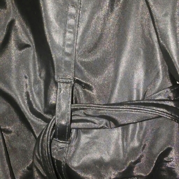 Clothes - Picture 3 of 4