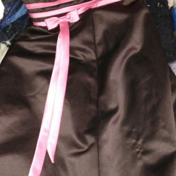 Clothes - Picture 4 of 4