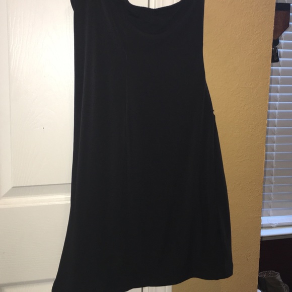 Black mini dress - Picture 3 of 3