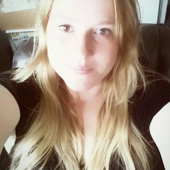 Meet your Posher, Jennifer - Picture 1 of 1