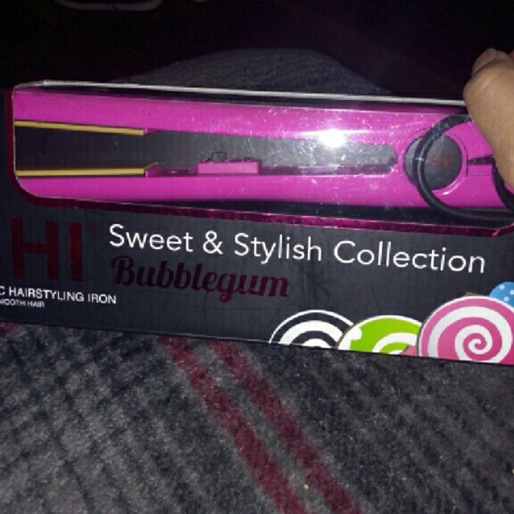 SOLD*NEW*CHI Ceramic Hairstyling Iron