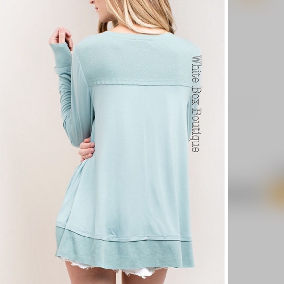 ‼️LAST Large Sage Cutout Tunic - Picture 2 of 3