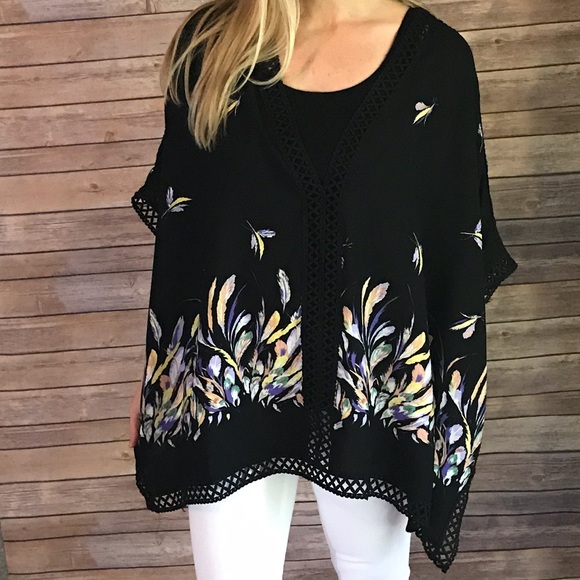 LAST‼️Black Kimono Style Poncho - Picture 6 of 8