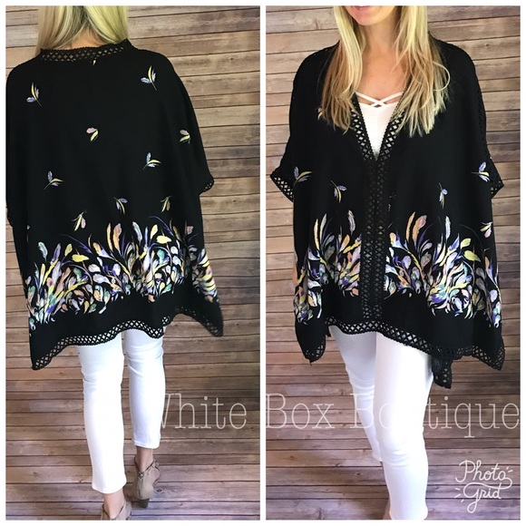 LAST‼️Black Kimono Style Poncho - Picture 4 of 8