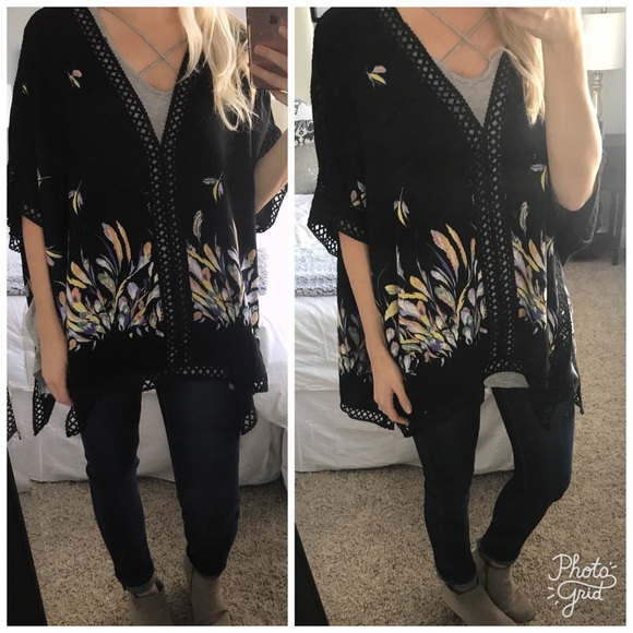 LAST‼️Black Kimono Style Poncho - Picture 2 of 8