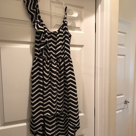 Black and white striped high low dress - Picture 1 of 4