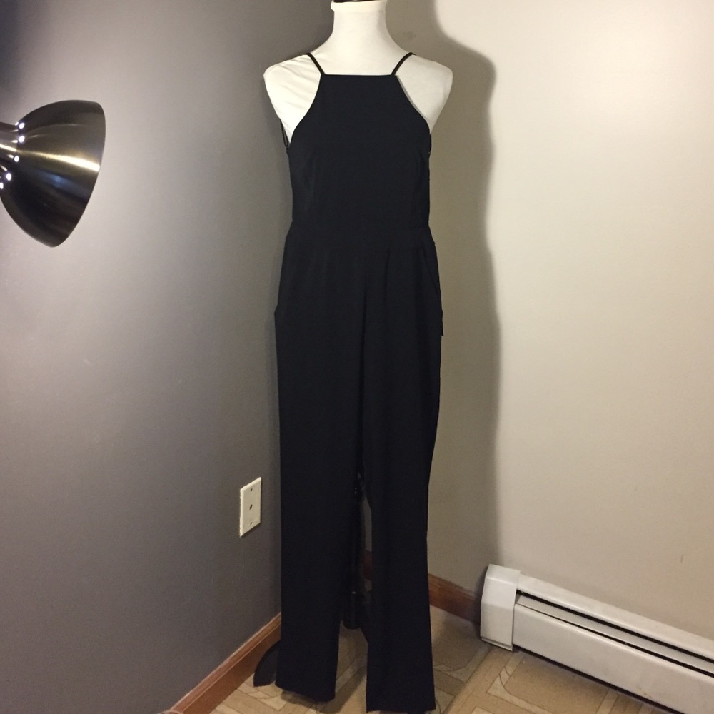 Backless Jumpsuit w/ pockets