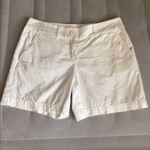 LOFT size 00 white shorts, very good condition