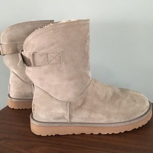 UGG BOOTS