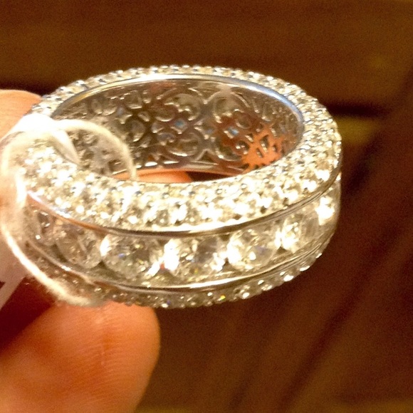 Eternity ring💍💍💕💕NWT - Picture 3 of 4