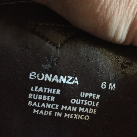 Fun and funky brown boots - Picture 4 of 4