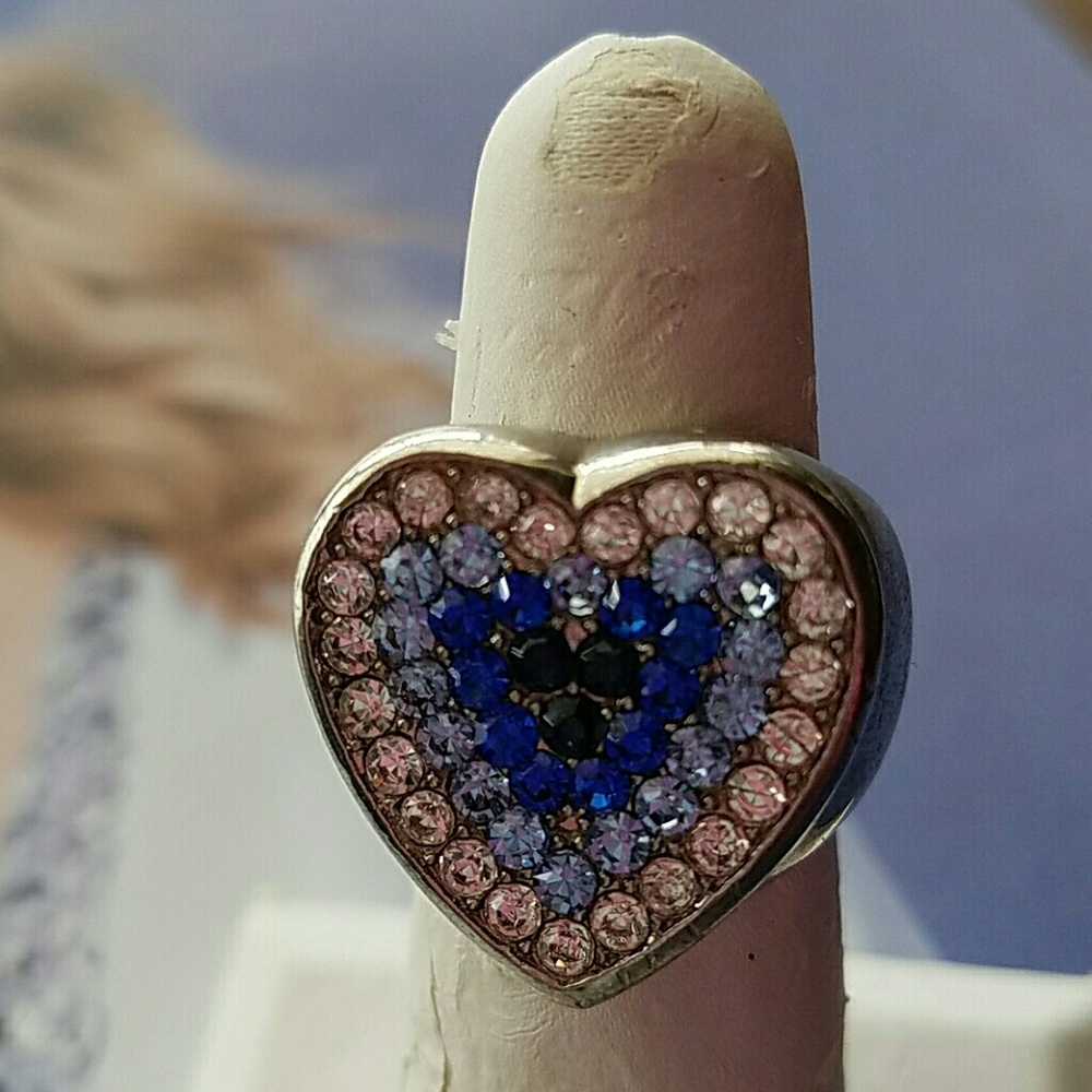 Alluring Silver Rhinestone Heart Ring, sz 7, NWOT
