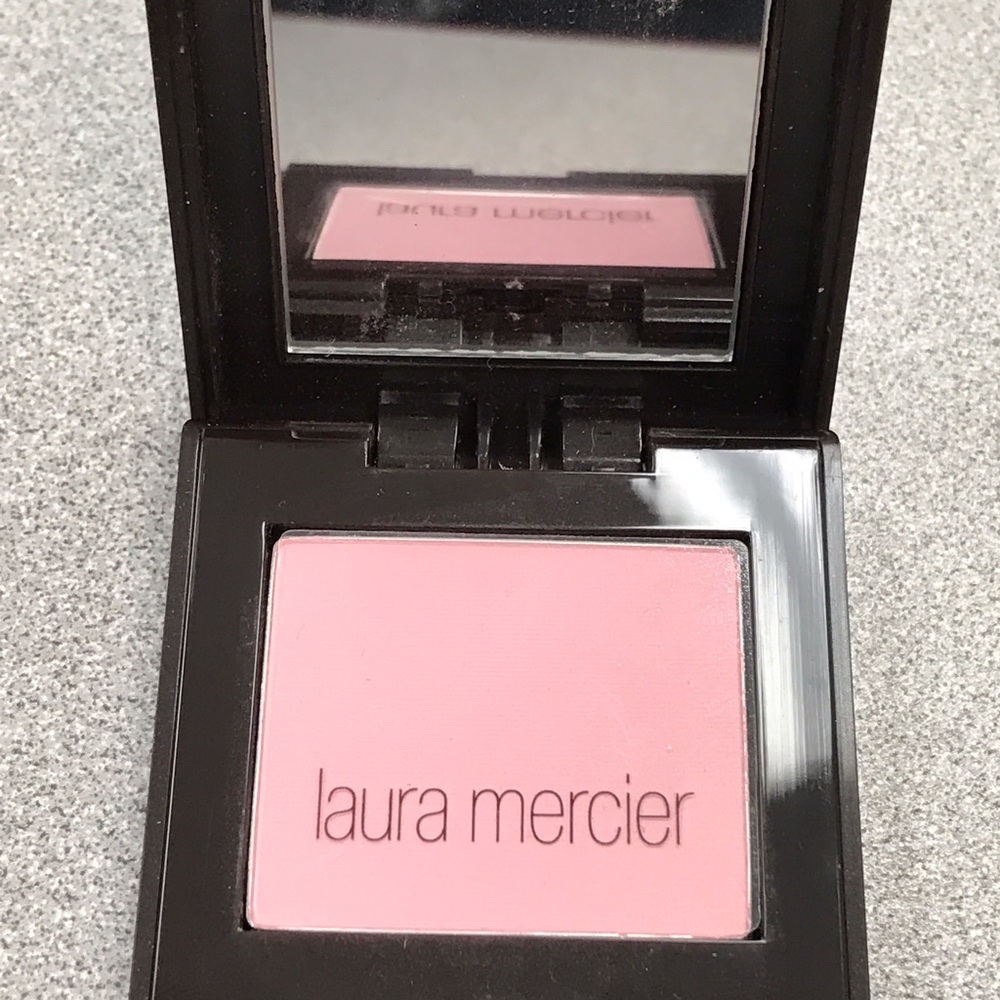 Laura Mercury Eyeshadow- Princess 👸🏽