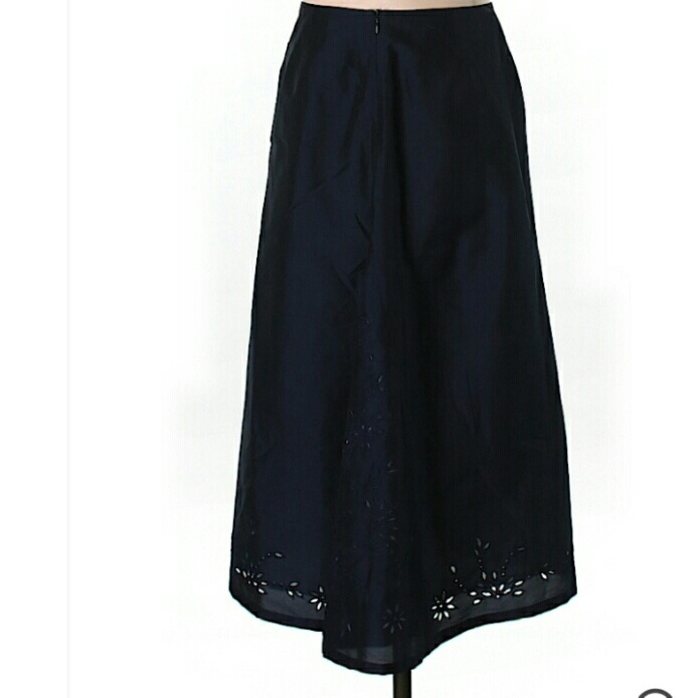 French Connection Silk Skirt

Size 2