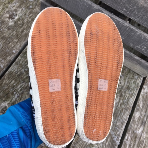 Kim & Zozi Fashion Sneakers SZ 6! NEW! - Picture 6 of 11