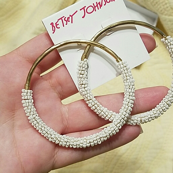 Betsey Johnson earrings BOGO ANYTHING $10 OR LESS - Picture 3 of 3