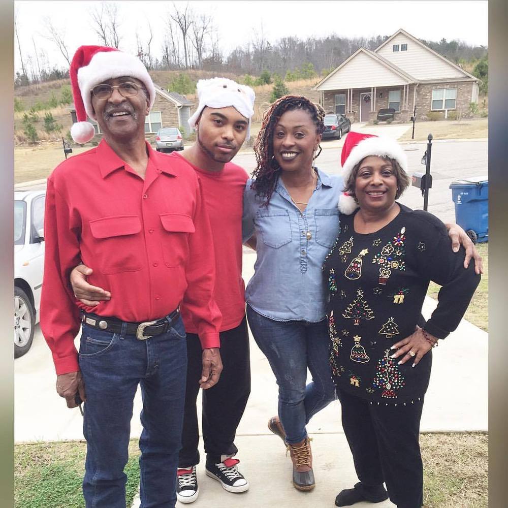 Meet your Posher, Eleathia