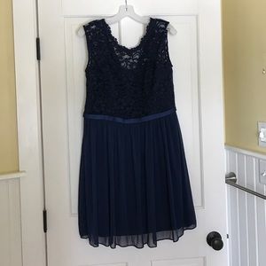 David's Bridal lace bridesmaid dress F17019