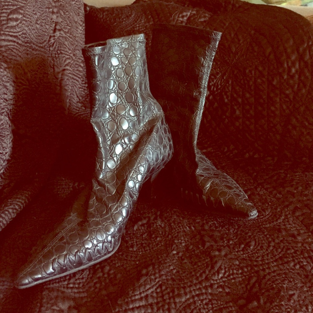 Gianni Bini  Black slip ons