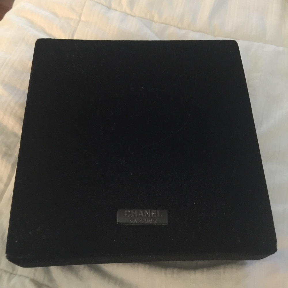 Chanel box