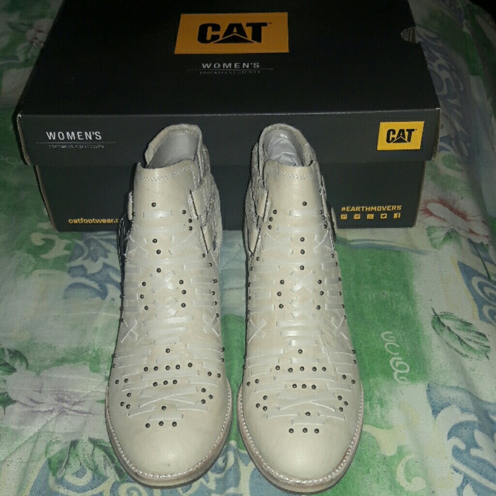 Women's footwear