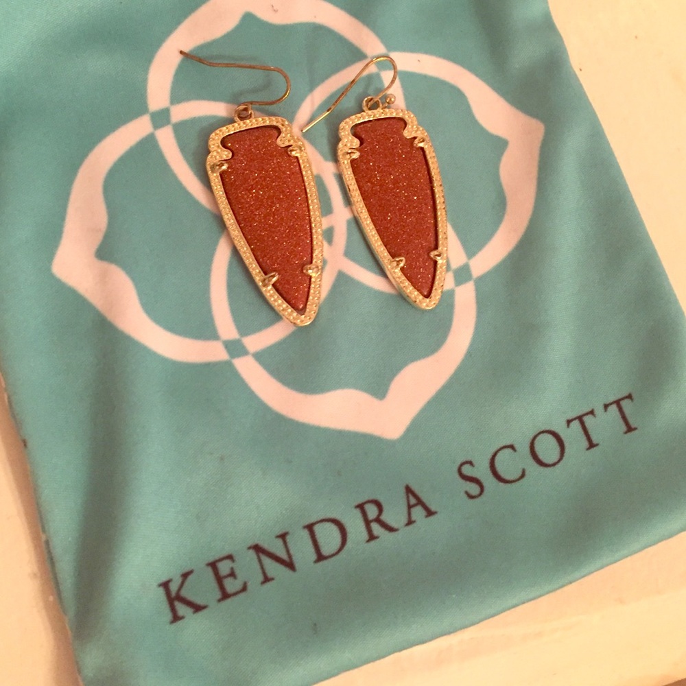 Sparkling brown Kendra Scott earrings!