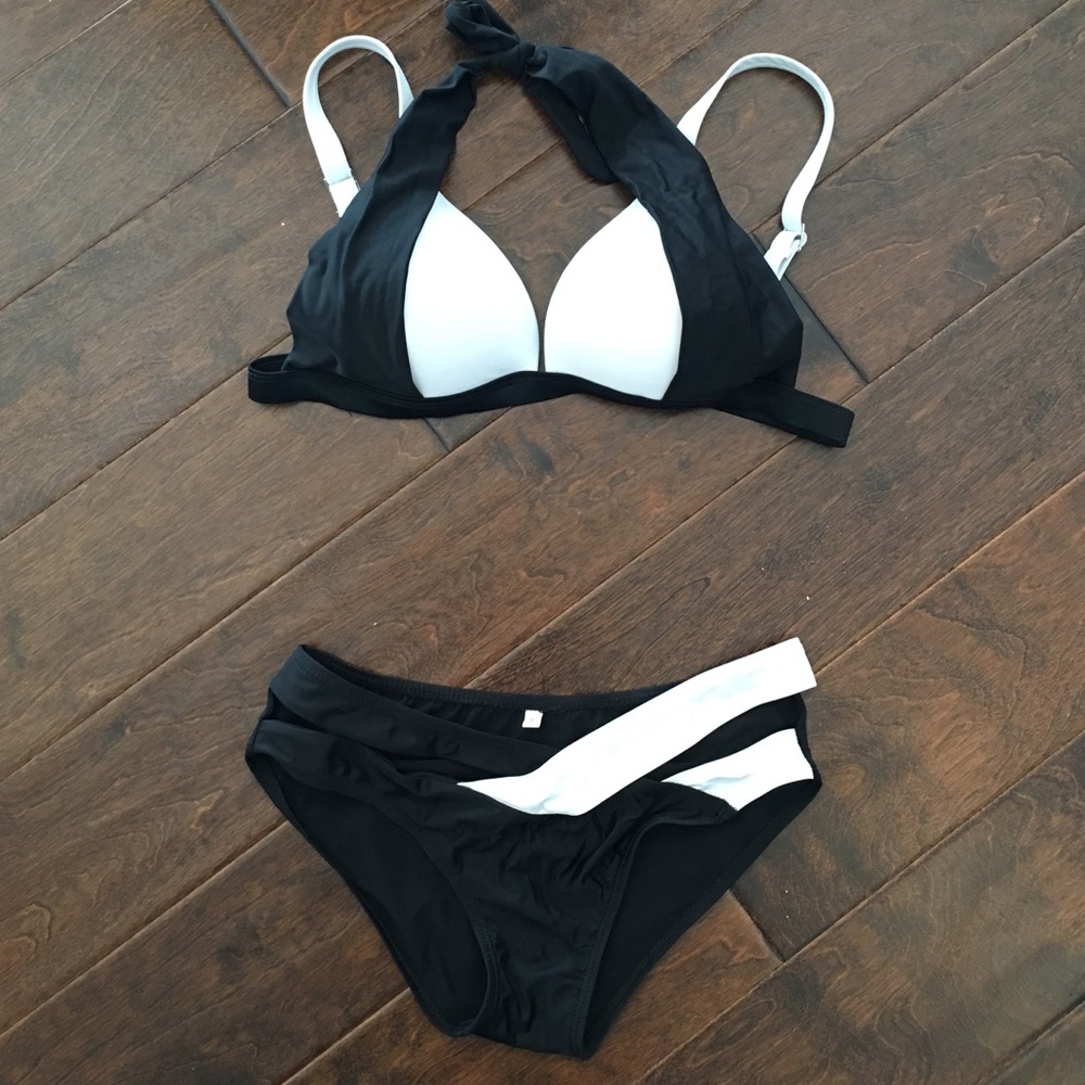 NWOT black and white sexy bikini