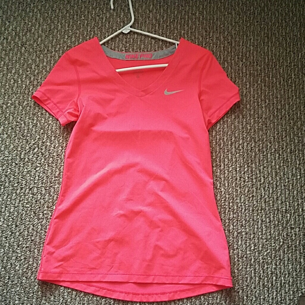 Nike pro workout shirt NWOT